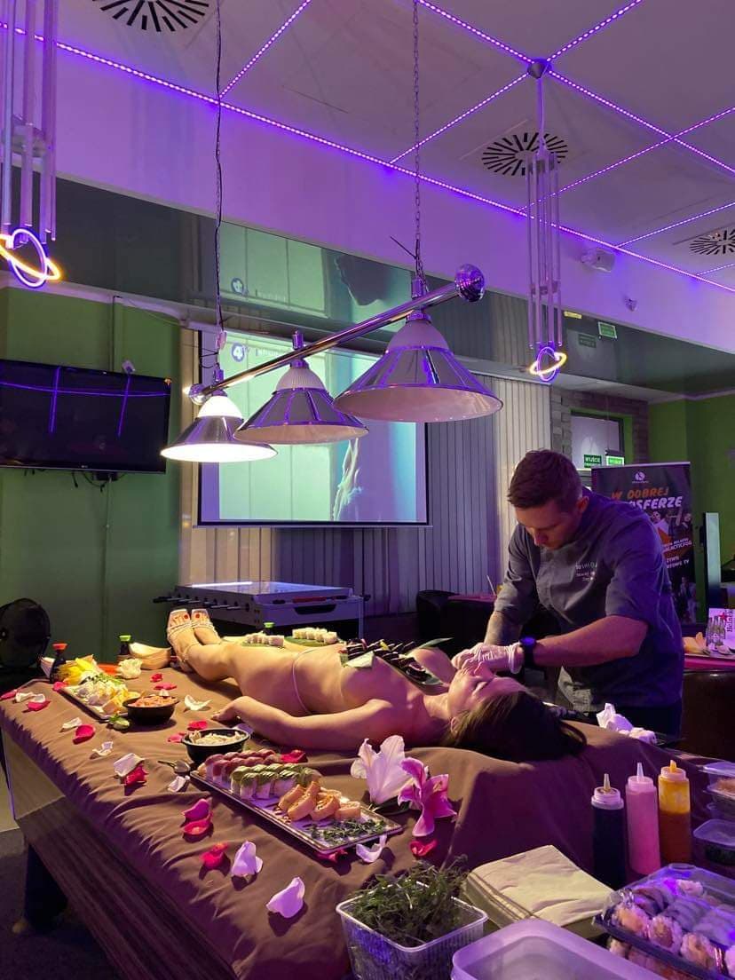 Body Sushi Beskid Śląski i Żywiecki | Striptizerka Body Sushi Body Sushi Beskid Śląski i Żywiecki | Modelka Body Sushi, Striptizerka na Body Sushi